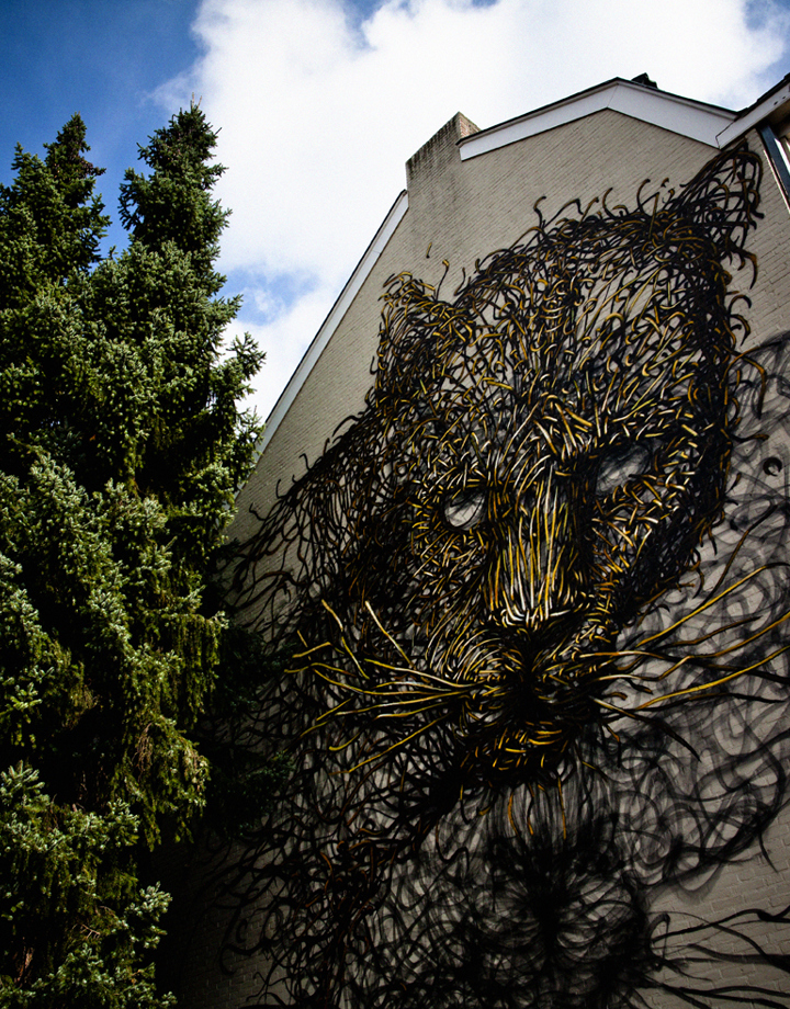 Self Portrait in Heerlen door de uit China afkomstige en in Zuid-Afrika woonachtige kunstenaar DAL EAST